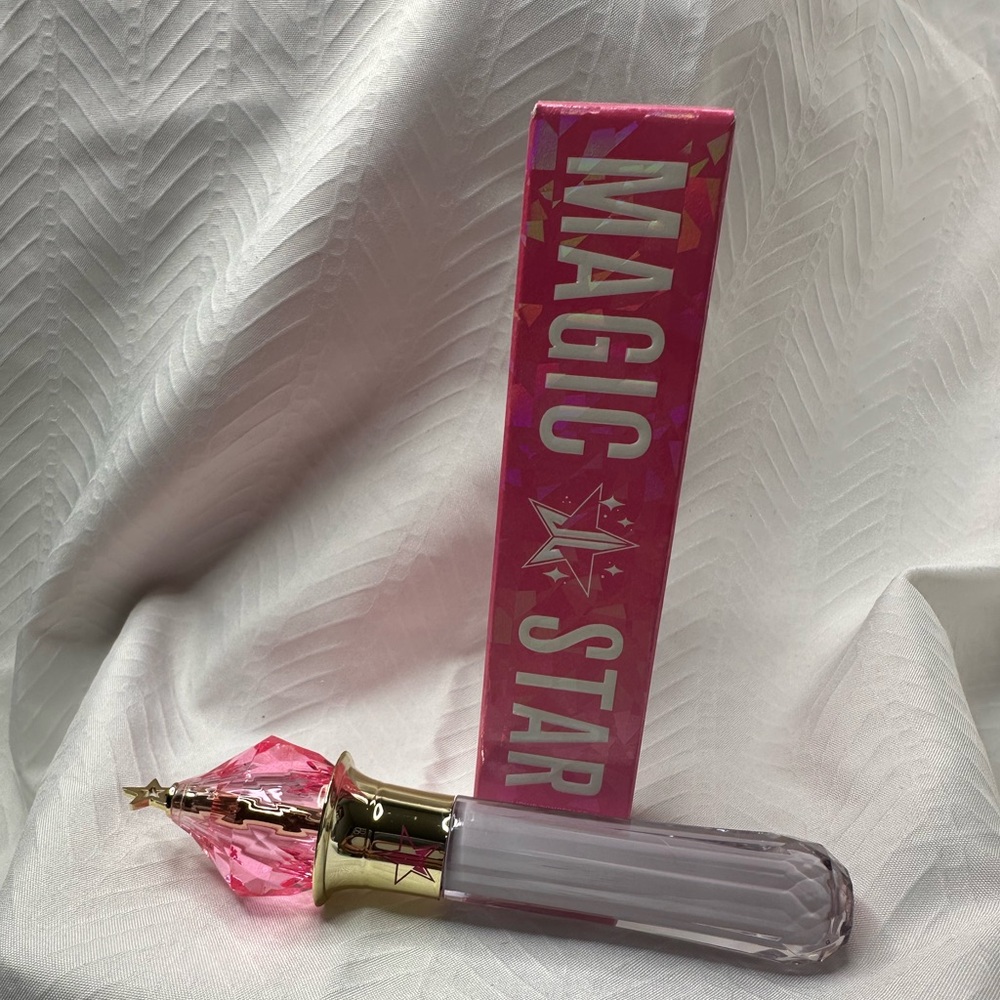 Jeffree Star MAGIC STAR LAVENDAR CONCEALER